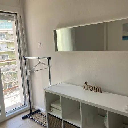 Apartment Lucy 2 Adorable First Line Beachfront Holiday *