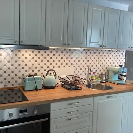 Lucy 2 Adorable First Line Beachfront Holiday Apartment Kavala